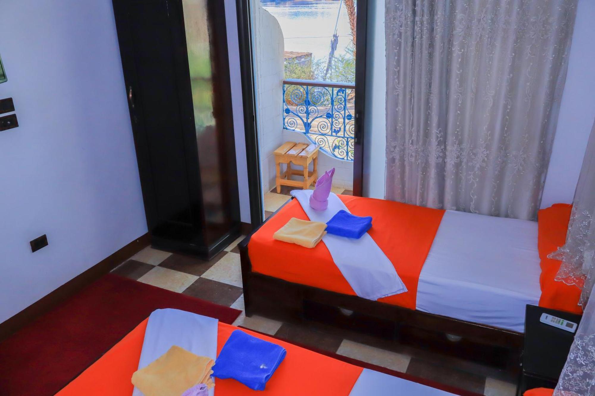 Hotel Bayt Zaina - Nubian Hospitality House à Assouan Extérieur photo
