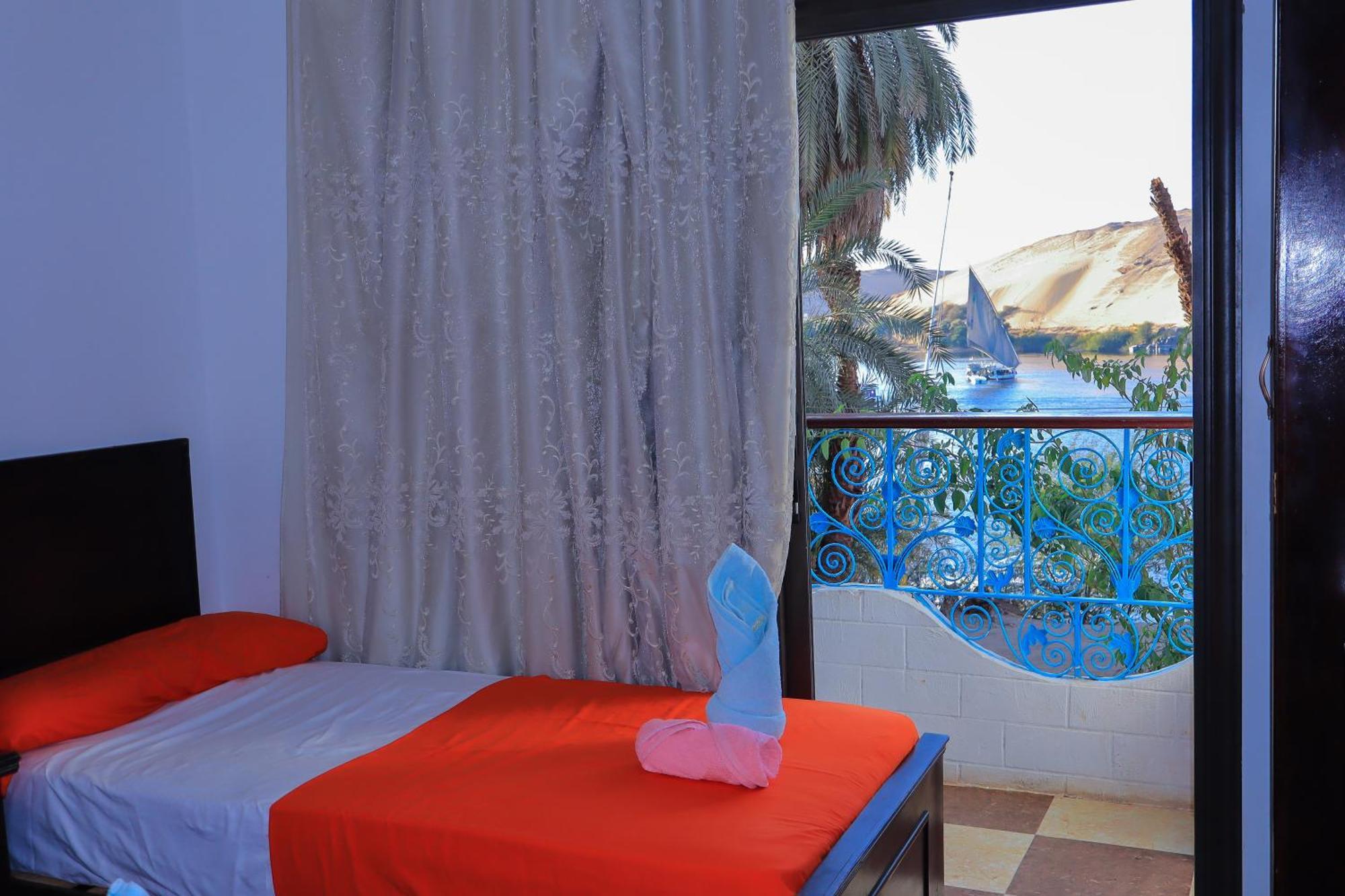 Hotel Bayt Zaina - Nubian Hospitality House à Assouan Extérieur photo