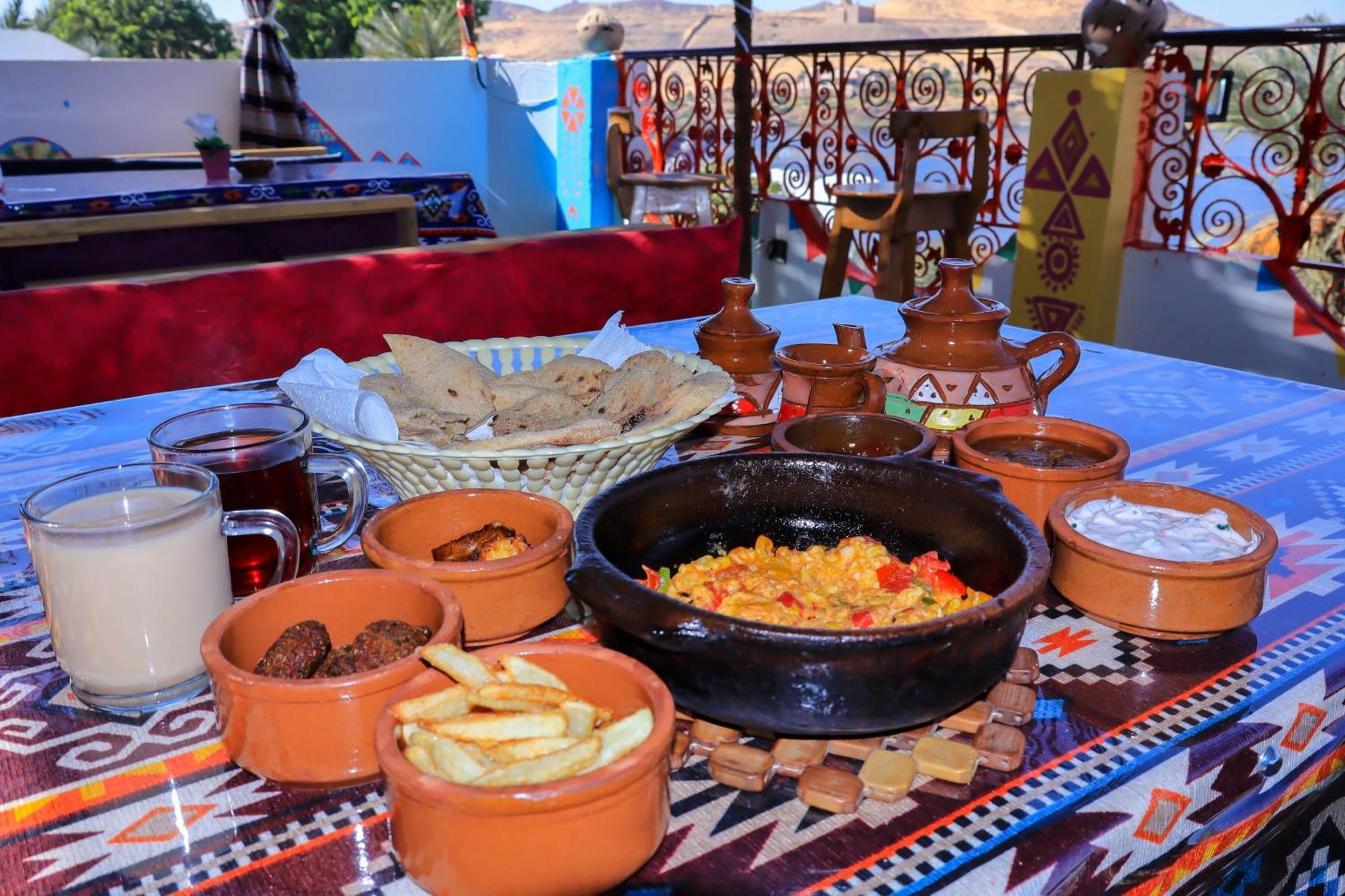 Hotel Bayt Zaina - Nubian Hospitality House à Assouan Extérieur photo